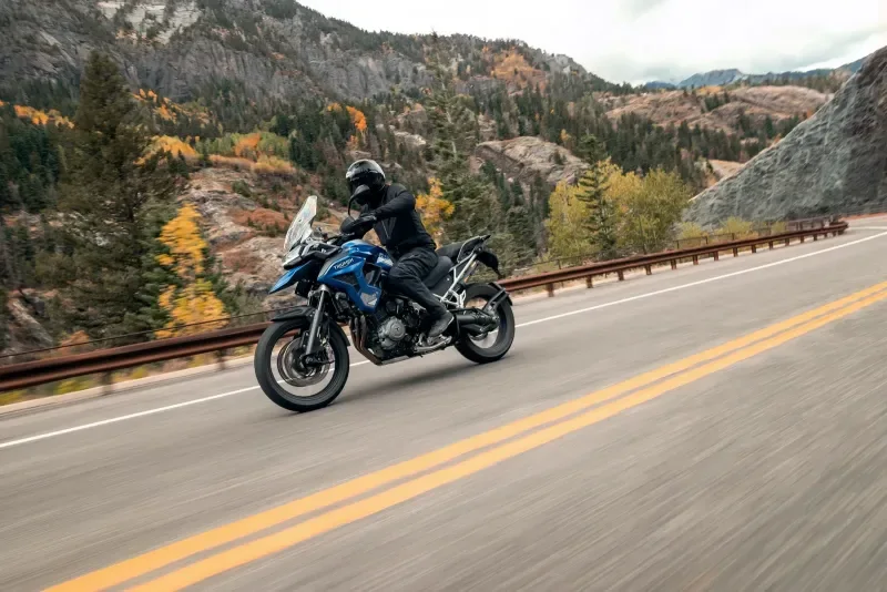 A practical fly-and-ride plan, with time for arrival, documents and a motorcycle handover.